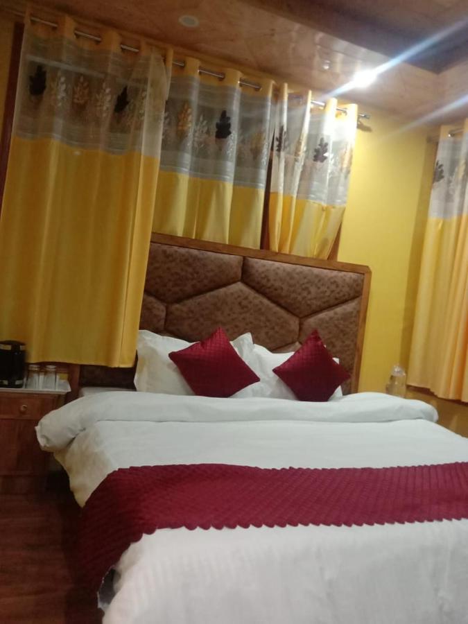 Floret Sojourn Hotel ชิมลา ภายนอก รูปภาพ