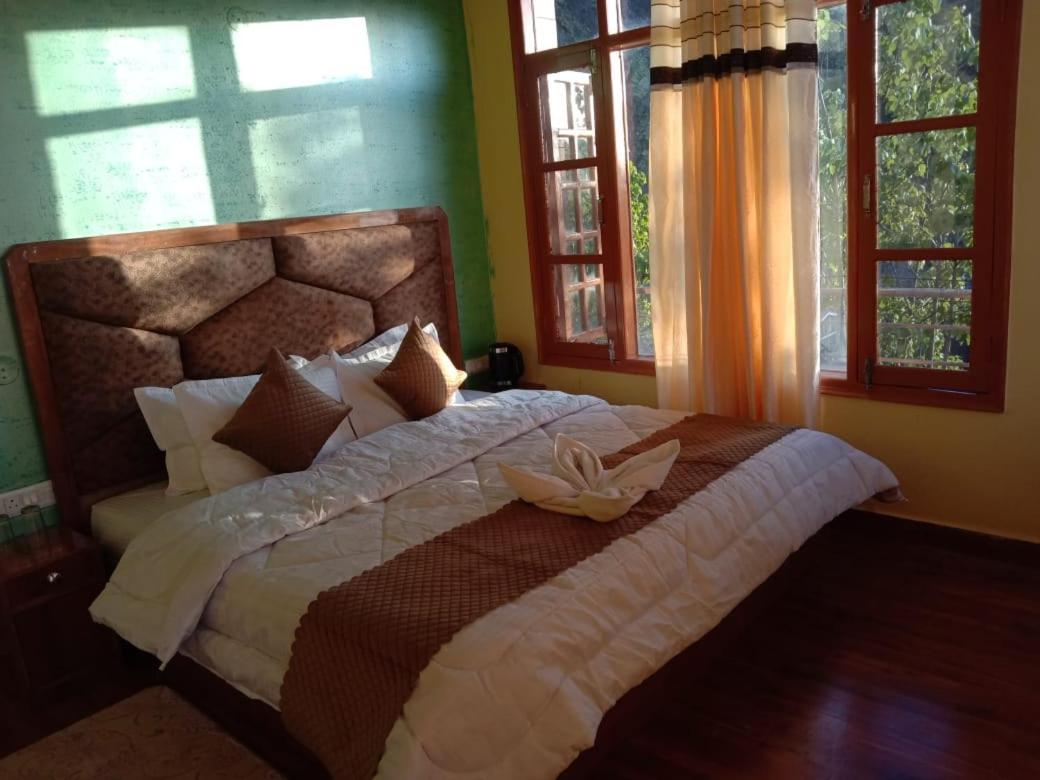 Floret Sojourn Hotel ชิมลา ภายนอก รูปภาพ